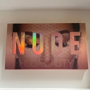 HUDA BEAUTY NUDE PALLET